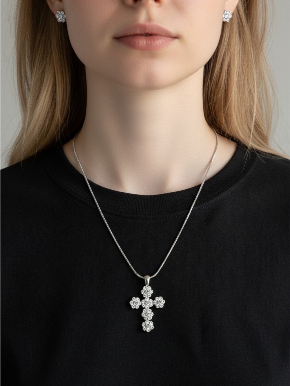 10/4 Sterling Silver Floral Cross Pendant Necklace in Silver